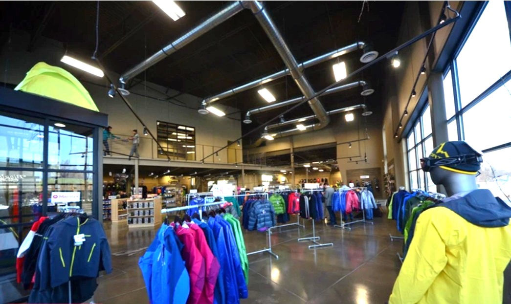Tumble Central interior 5